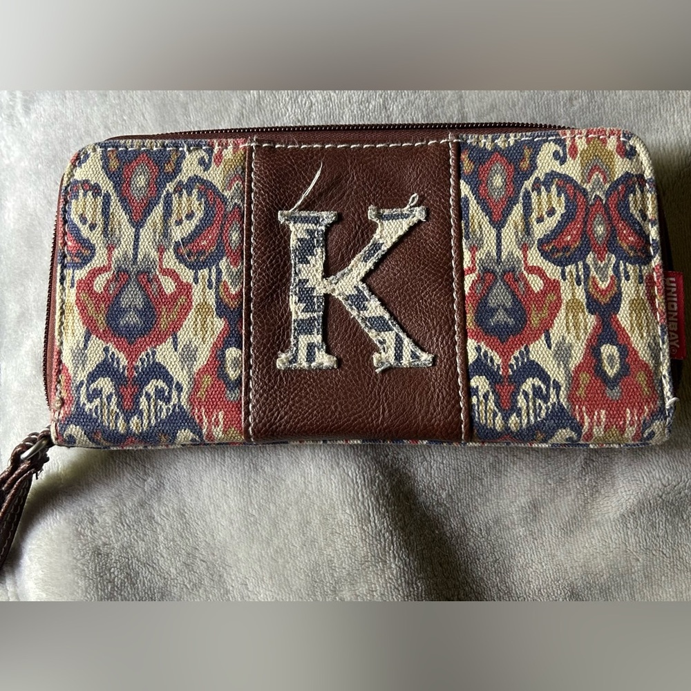 UNIONBAY Multicolor Clutch with Monogram K